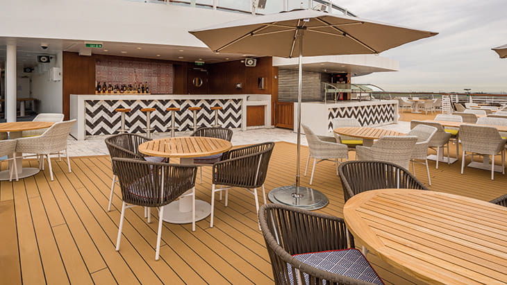 The Verandah Bar aboard Spirit of Adventure